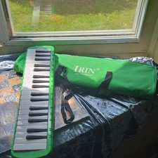 IRIN 32-Key Green Melodica Wind Instrument w/ Case & Flexible Blow Pipe