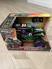 Monster Jam Grave Digger Smash and Bash 1/15 Scale R/C By Spin master