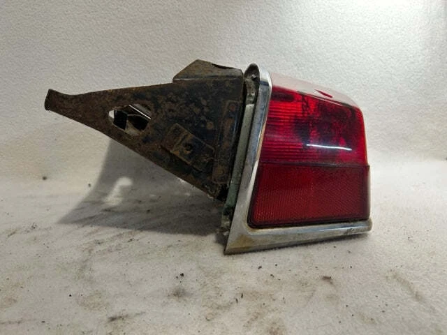 CB750K 1979 luz trasera con soporte 33700-415-672 84700425000 Foto 3 de 4