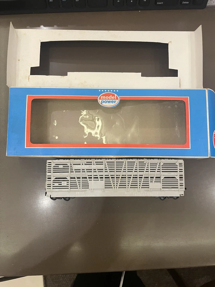 Vintage Rare Model Power Gray Canadian Pacific 50’ Stock Car 9106 - Image 2 of 4