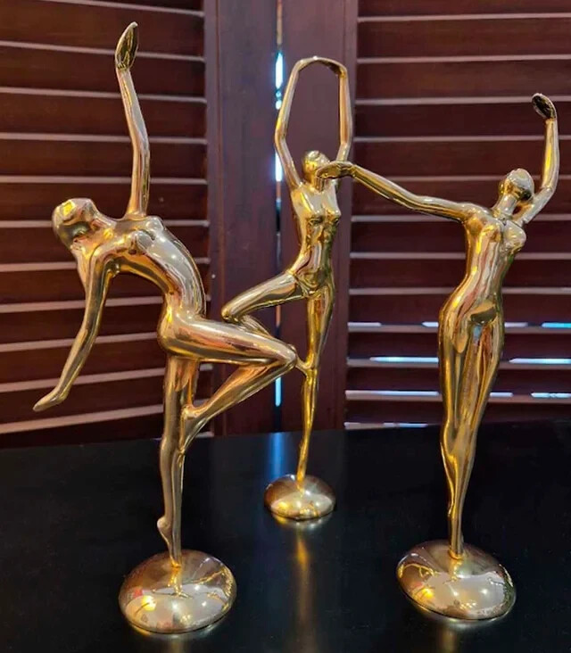 Juego de 3 pasos clásicos de ballet en bronce.