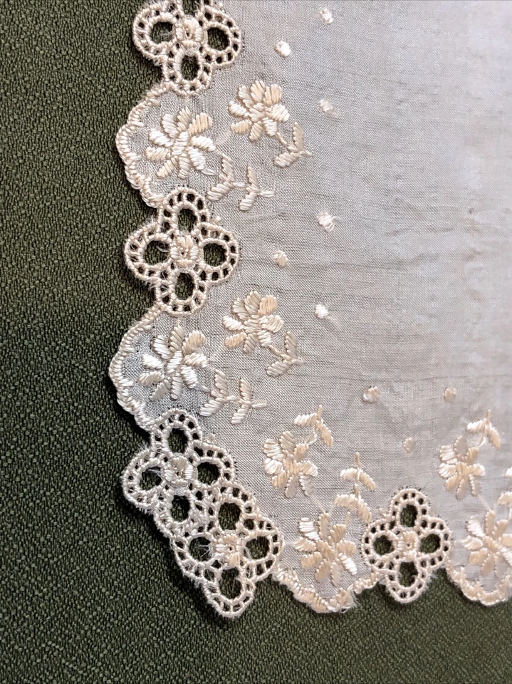 Antiguo Pañuelo Beige Elegante Seda 12” Cuadrado Festoneado Floral Bordado PO Foto 3 de 4