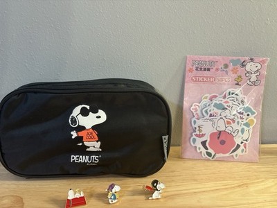 Peanuts Snoopy Combo Special : 1 Storage Bag, 3 Pins & 50 Pcs Stickers