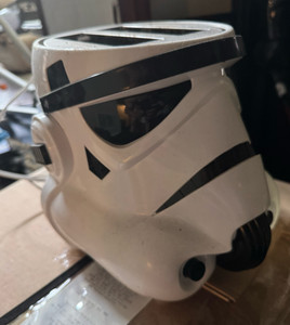 Stormtrooper head toaster (questionable if it works)