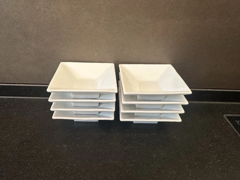 Verschiedene Keramik Schälchen Fingerfood