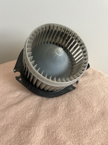 1996 - 2024 CHEVY EXPRESS 3500 Blower Motor 52747786 89019318 84360848 - Picture 2 of 6