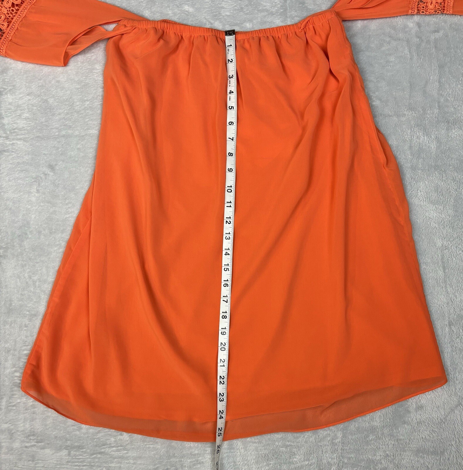 VaVa by Joy Han Women's Size Medium Off The Shoulder Floral Bird Embroidered Top