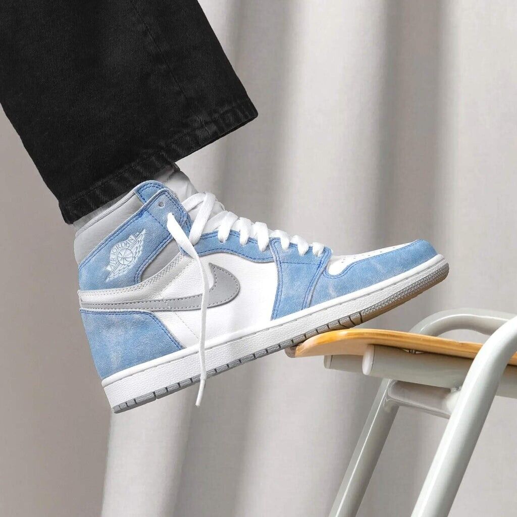 Nike Air Jordan 1 High Hyper Royal UNC Mid Low 555088-402 Nike Air Jordan 1 High Hyper Royal UNC Mid Low 555088-402