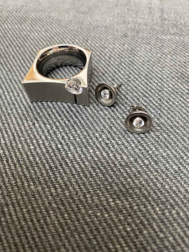 Ernstes Design Ring Und Ohrringe - Bild 2 von 3