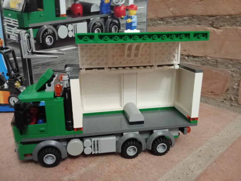BOITE LEGO CITY 60020-CAMION CARGO-CHARIOT ELEVATEUR-2013-BOITE NOTICE- - Photo 3/4