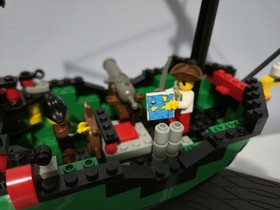 LEGO 6250 Cross Bone Clipper - 99% Complete Authentic Pcs. Very Clean! 