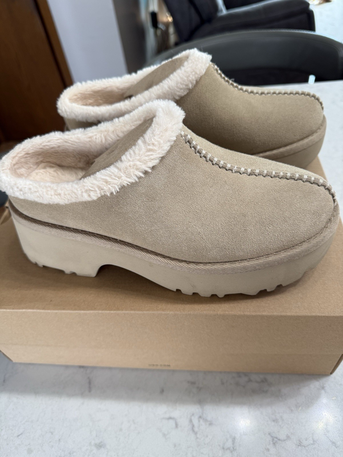 UGG Women's - image 3