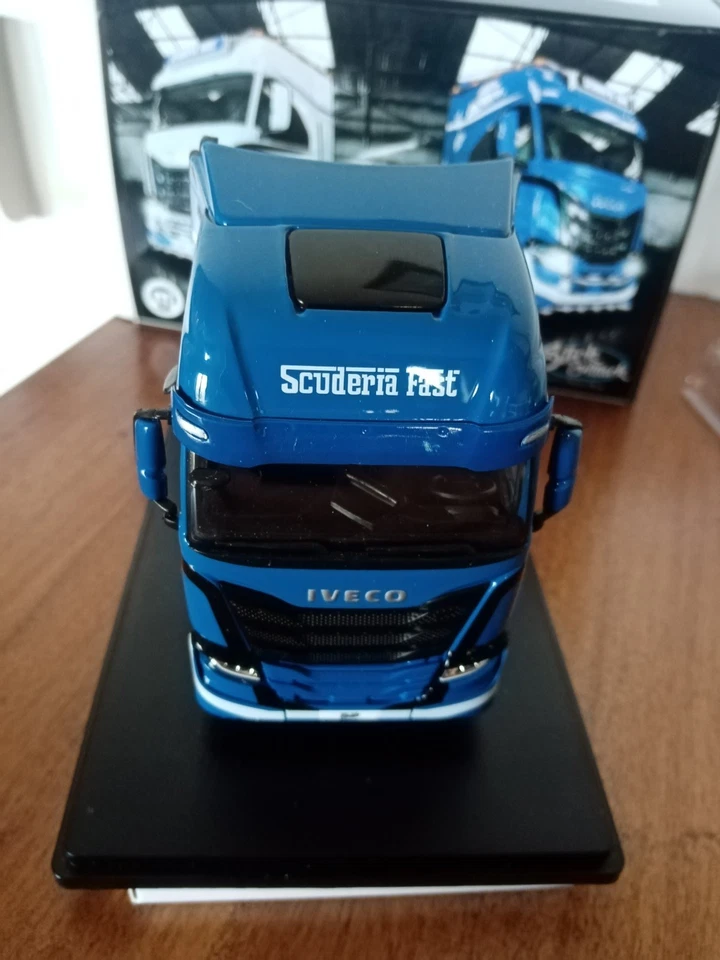Eligor 1:43 camion Iveco S-Way Scuderia FAST - Immagine 2 di 4