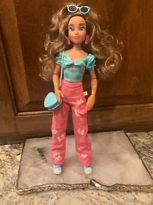 Disney ILY 4Ever I Love Minnie Mouse  Articulated Doll w/ purse, glasses earring