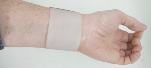 Petra Meiren silver cuff bracelet translucent rubber modern contemporary - Picture 2 of 7