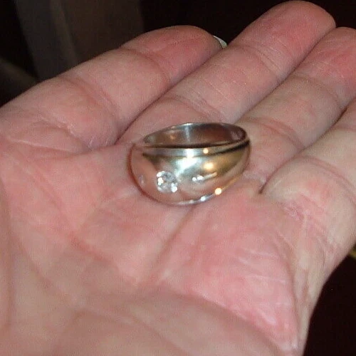 Vintage 14k SOLID WHITE gold VVS1 .25 CARAT & 2 diamonds DOME Ring size 8 BAND Foto 4 de 4