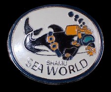 VINTAGE 1975 SEA WORLD SHAMU THE KILLER WHALE ORCA BELT BUCKLE