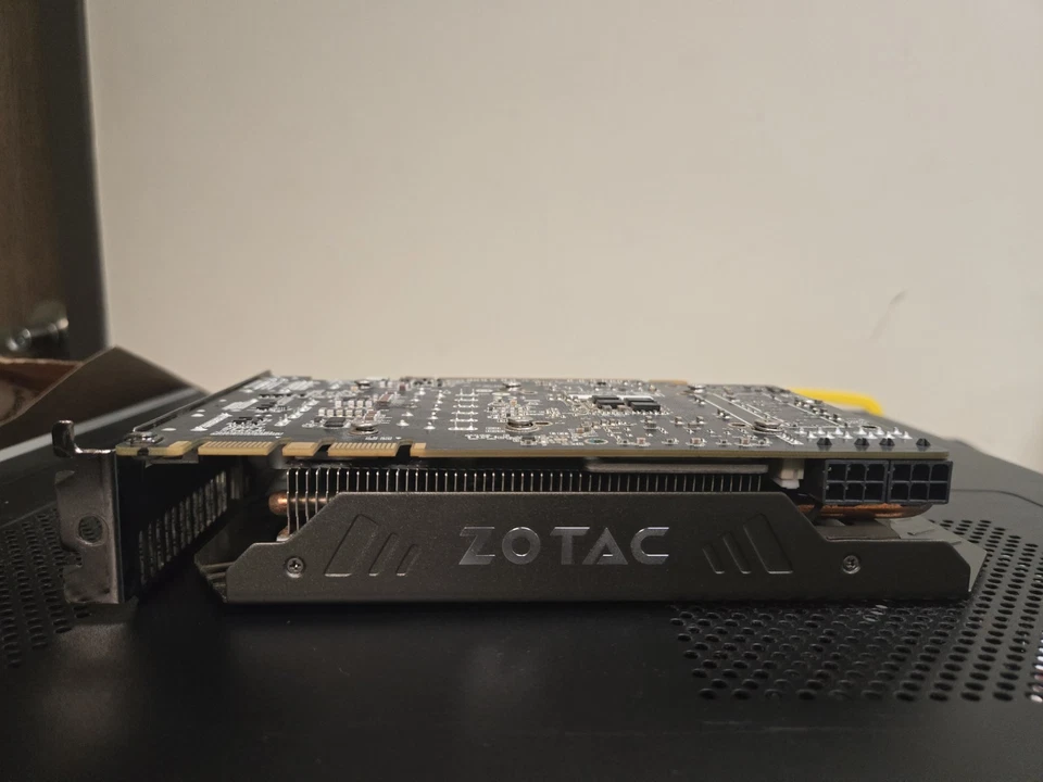 Tarjeta de gráficos ZOTAC NVIDIA GeForce GTX 970 4GB GDDR5 (2881N366040Z8) Foto 3 de 4
