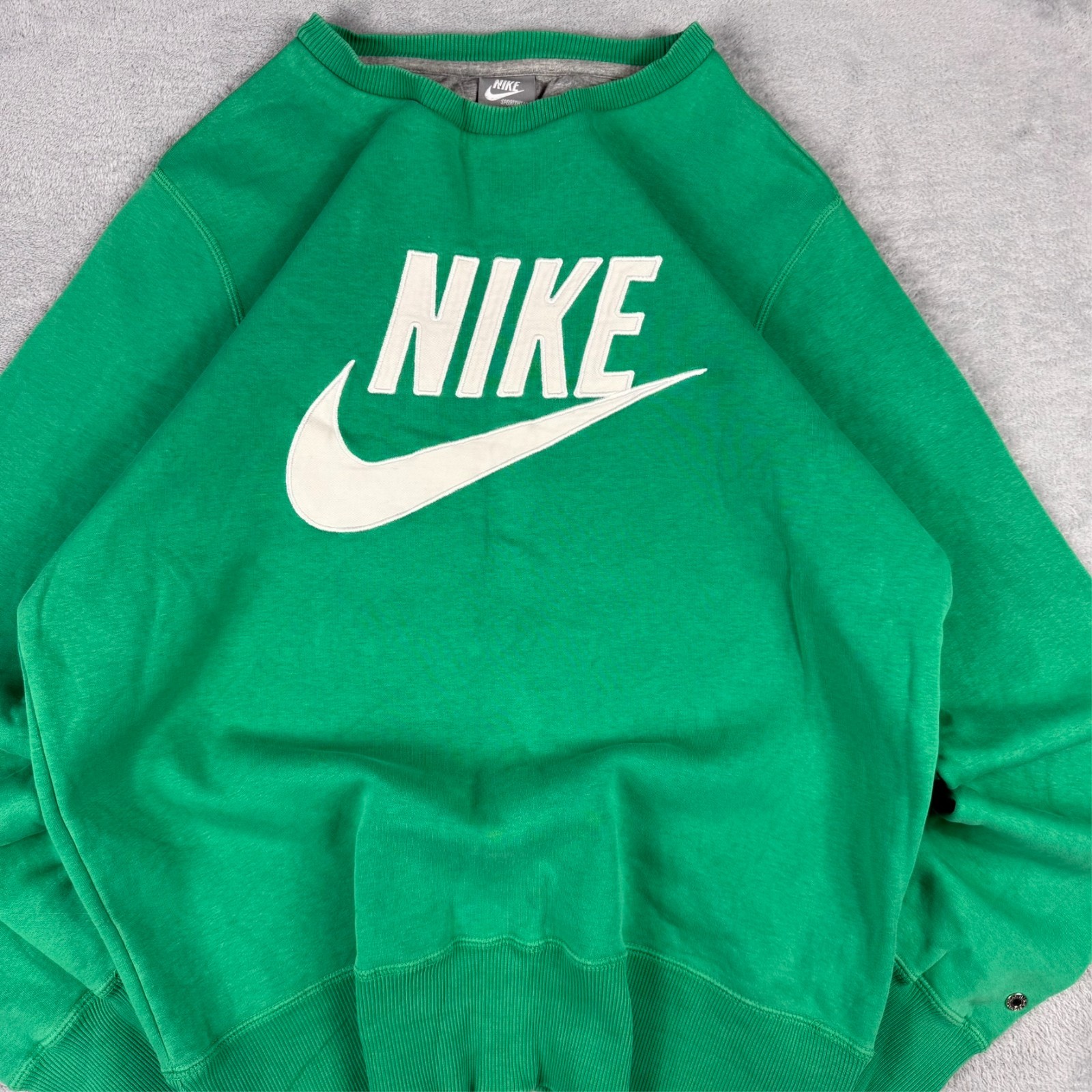 Vintage Nike 2000's Y2K Green White Spellout Swoosh Size Medium Sweatshirt image 3
