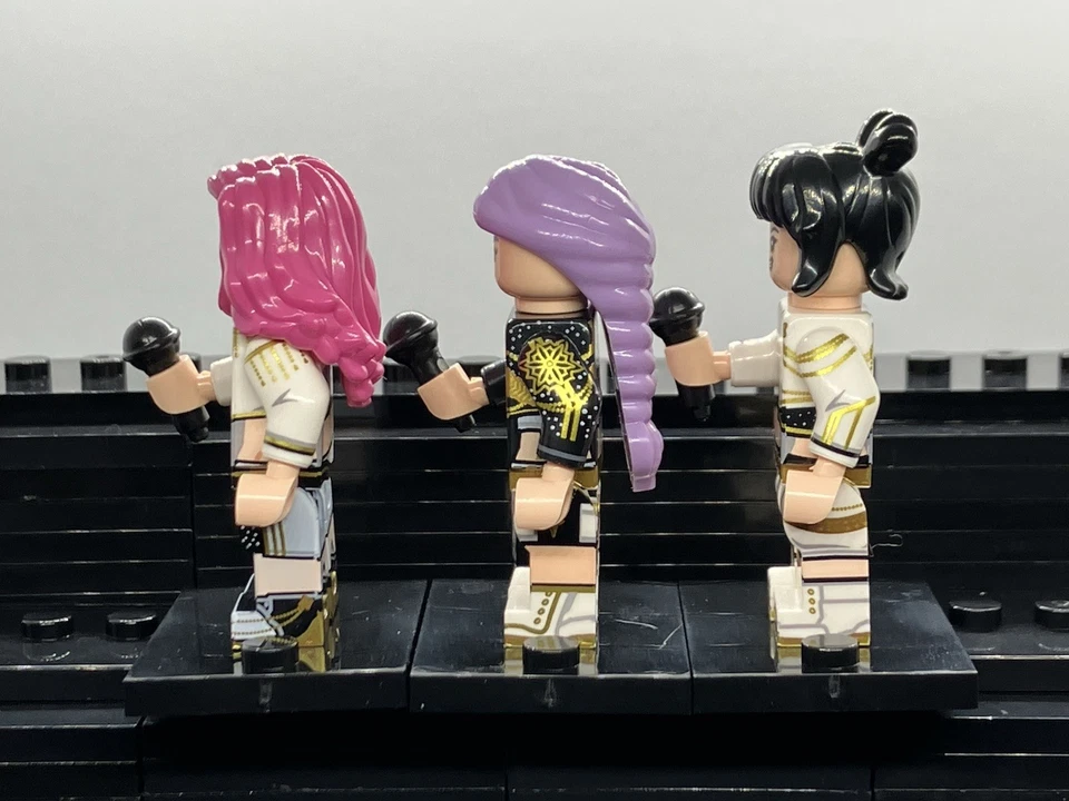 Mira Zoey And Rumi Demon Hunters Custom Mini Figure - Image 4 of 4