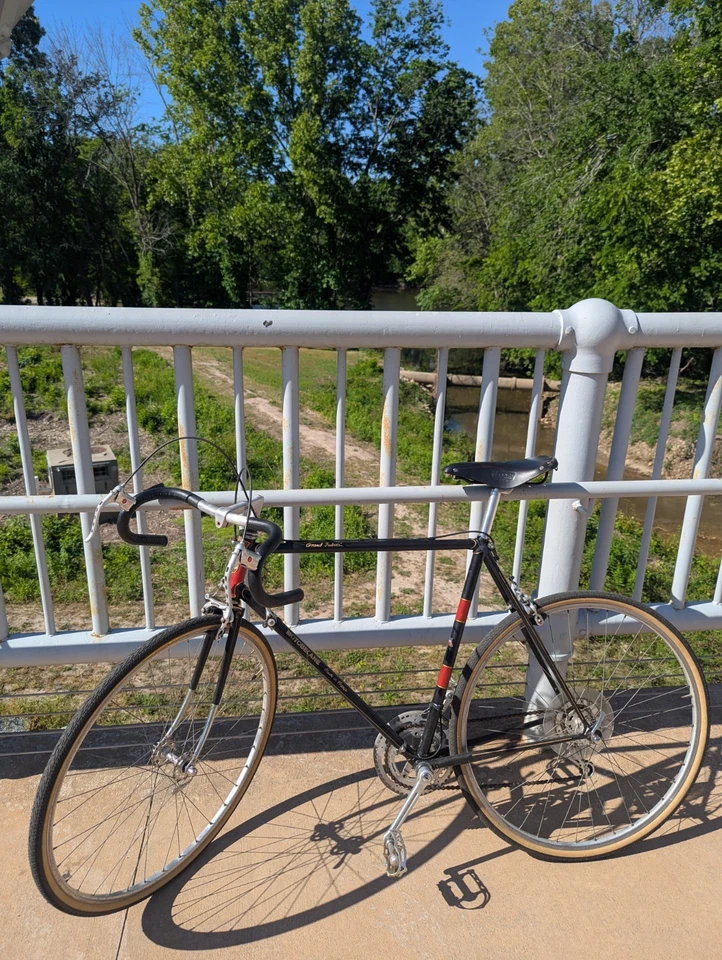 Bicicleta Motobecane Grand Jubile de colección, ciclón Suntour, sillín Brooks Foto 2 de 4