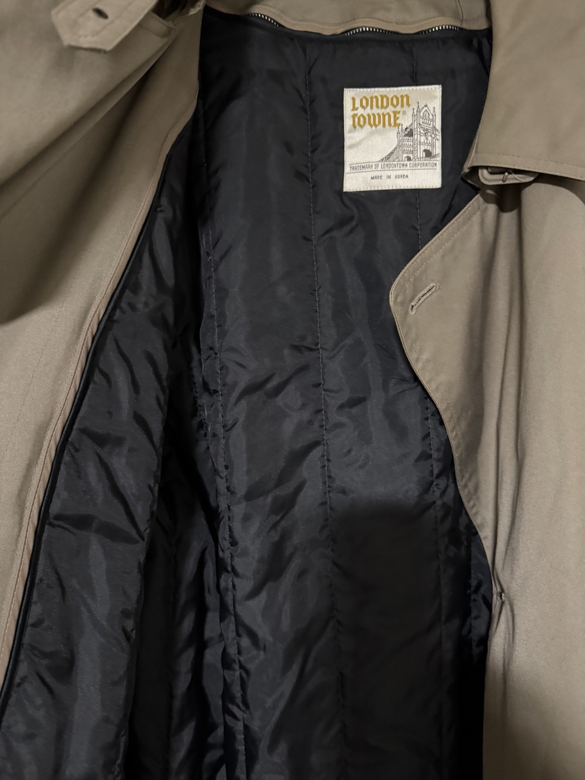 Vintage London Towne Men Double Breasted Trenchcoat. Detachable Lining. Gray 42R