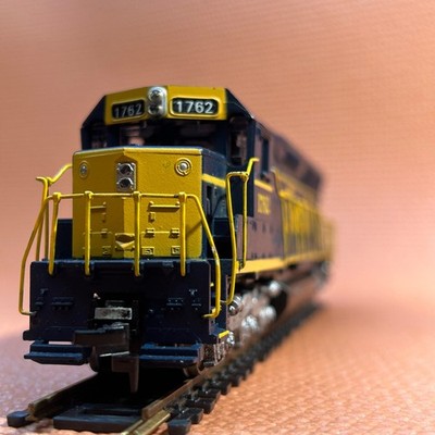 HO Scale Santa Fe  SD-45 Diesel Locomotive #1762 Flywheel Drive 12WD, 553 bin4
