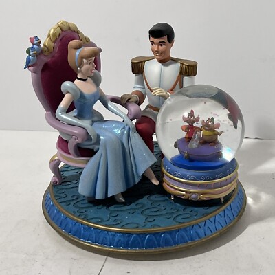 Disney Cinderella , Prince and the Shoe Musical Snow Globe w Disney Cinderella , Prince and the Shoe Musical Snow Globe w