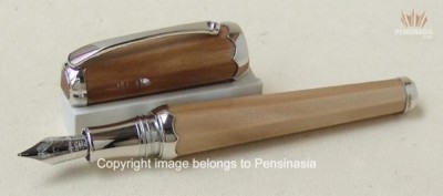 MONTEGRAPPA PICCOLA BEIGE RESIN WITH SILVER PLATED FINISH FOUNTAIN PEN GORGEOUS!