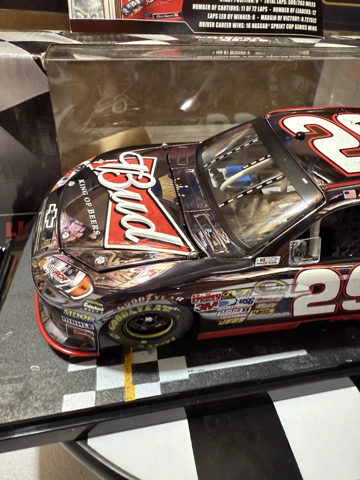 RARO* Kevin Harvick #29 Budweiser Martinsville Win GUNMETAL 2011 1/24 Diecast Foto 4 de 4
