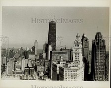 1970 Press Photo John Hancock Center Dwarfs Neighboring Buildings, Chicago, IL