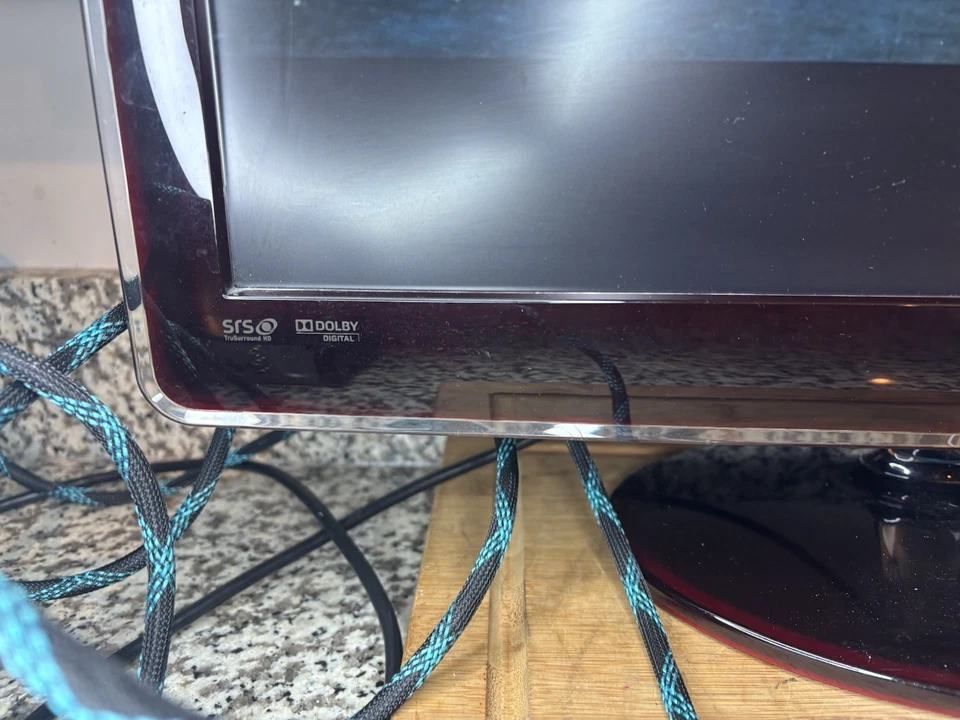 Samsung SyncMaster P2370HD 23-Inch Widescreen LCD Monitor FHD - Image 3 of 4