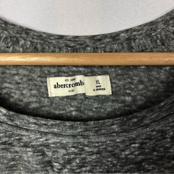 Camiseta Abercrombie Niños Gris Encaje y Lentejuelas Manga Larga XL Foto 4 de 4