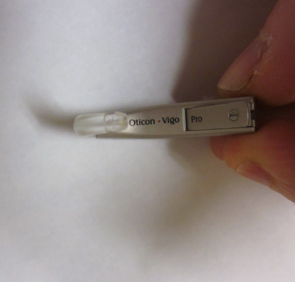 OTICON Pair Behindtheear Safari P 900 DIGITAL HEARING AIDS Silver