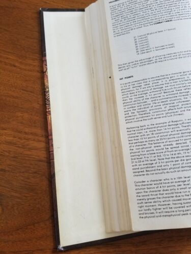 Dungeon Masters Guide - AD&D 1st Edition DM Guide TSR 2011 - Picture 3 of 9