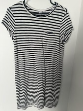 gap black and white striped short sleeve dress