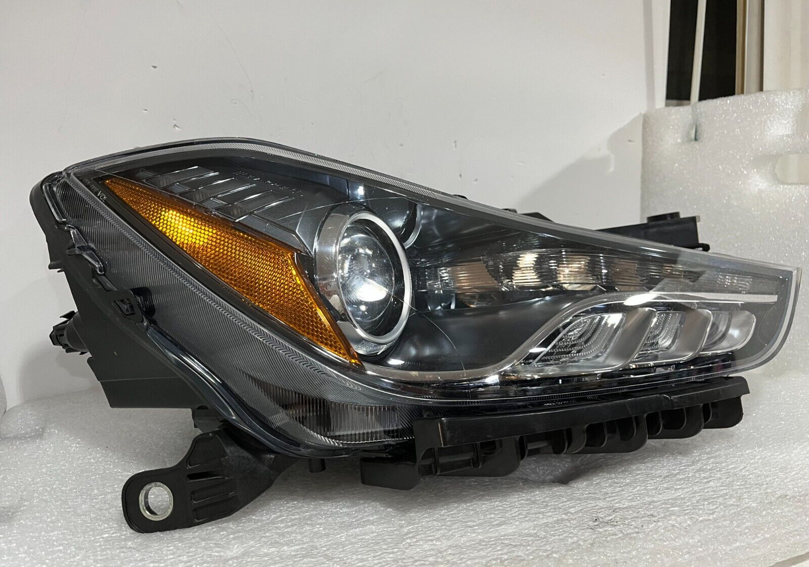 2014-2017 MASERATI GHIBLI RIGHT PASSANGER XENON HEADLIGHT COMPLETE OEM 670005473