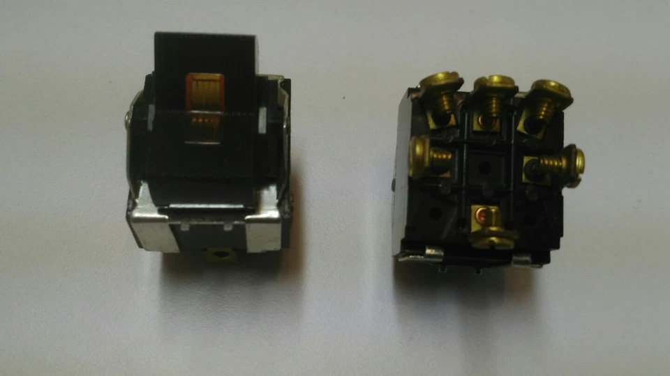 INTERRUPTOR 2 PIEZAS NUEVO CARLING 10A-250VAC, 15A-125VAC, 3/4HP 250VAC Foto 2 de 3