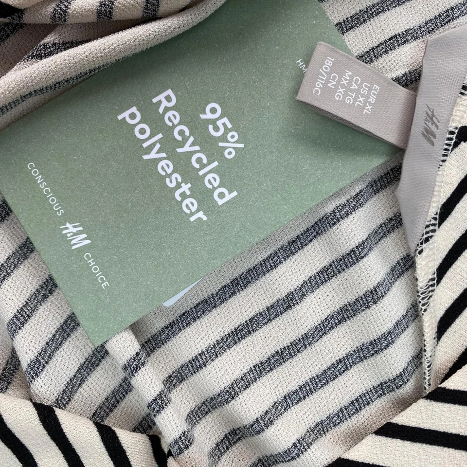 H&M Black Cream Blouse Top XL V Neck Office Smart Elegant Classic Interview New - Image 3 of 4