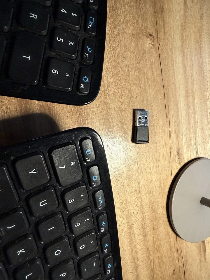 Microsoft Sculpt Wireless Ergonomic Desktop Keyboard 1559 w/ Original Dongle - Image 3 of 4