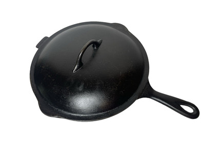 Chicago Hardware Foundry 8Cast Iron Chicken Fryer W/ Lid Diamond Logo A