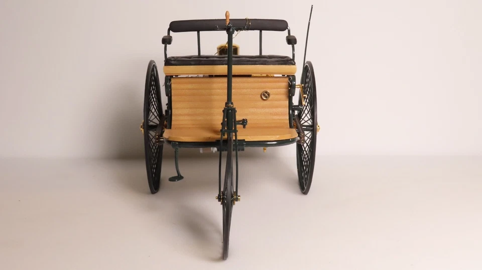 Franklin Mint 1886 Benz patent Motorwagen Car scale 1:8 INV# 3554 - Image 4 of 4