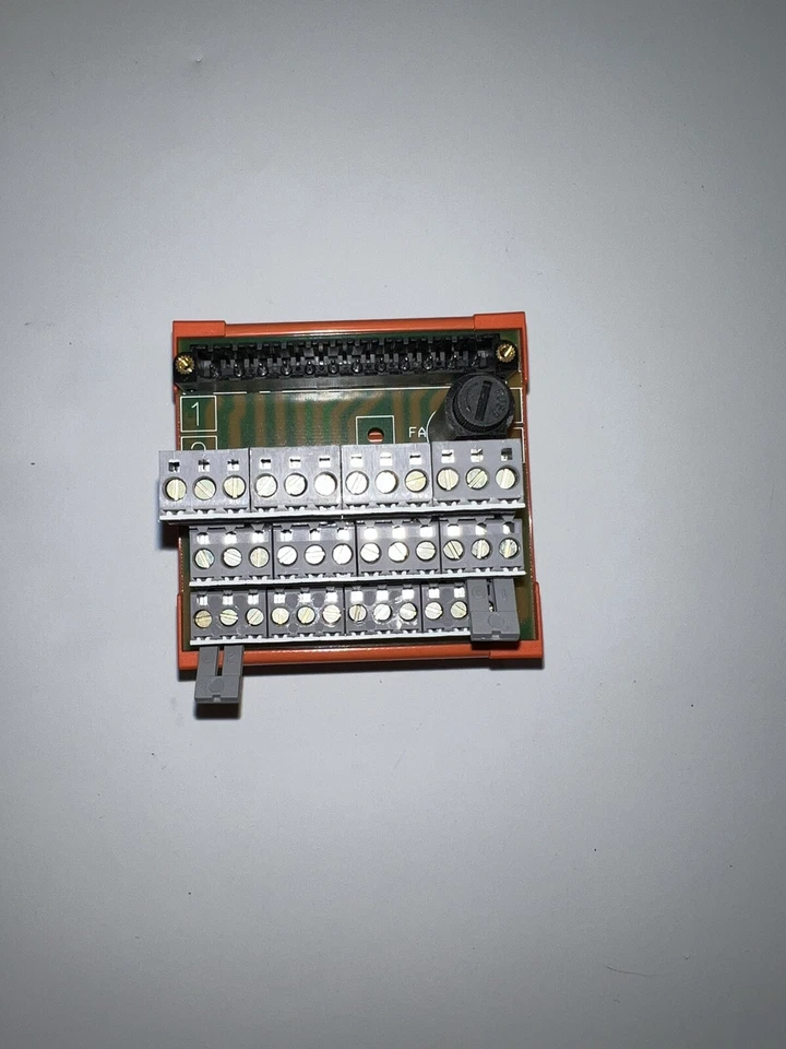 Entrelec BFOM-8-T Terminal Block 021 048 23 New In Box - Image 2 of 4