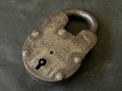1930s OLD VINTAGE 6 LEVERS RUSTIC IRON HEAVY NO.999 PADLOCK 1930s OLD VINTAGE 6 LEVERS RUSTIC IRON HEAVY NO.999 PADLOCK