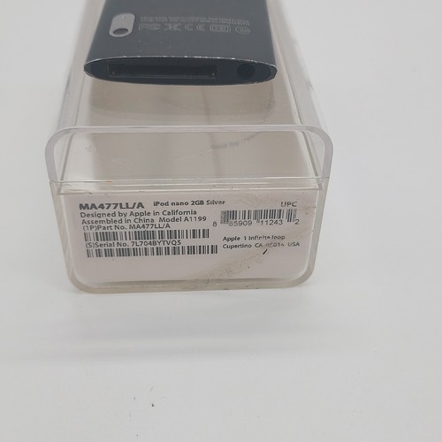 Apple iPod nano (5th Generation) 2GB Black A1320 For Parts or Repair With Case - Picture 9 of 17