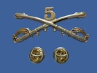 5th CAVALRY SWORDS SABERS  MILITARY HAT PIN  CAVALRY REGIMENT BADGE ROBERT E LEE