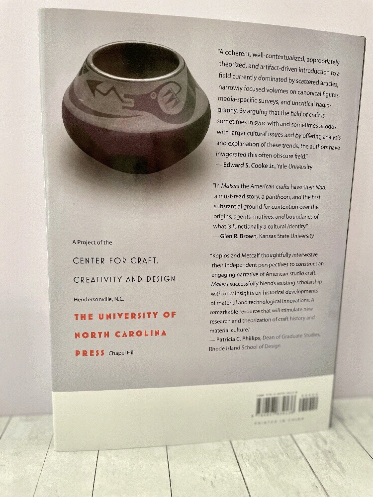 洋書 Makers: A History of American Craft 9780807834138.jpg