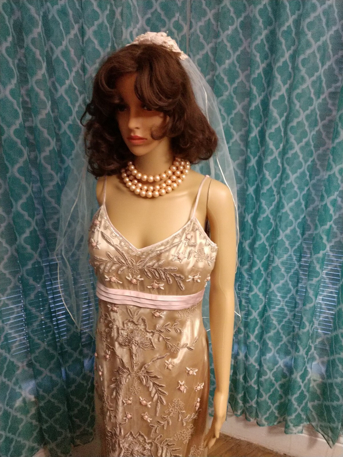 Vintage Silk 1920-30's Style Beaded Champagne And… - image 15