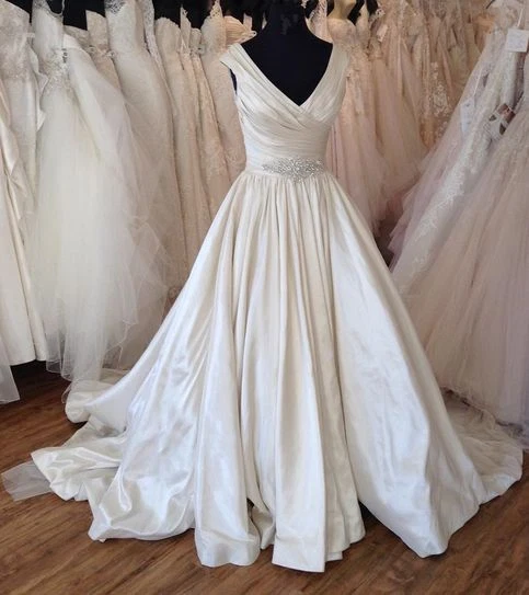 Elegantes Vestidos de Novia Cuello en V Sin Mangas Cuentas Satén Barrido Tren Vestido de Novia Foto 3 de 4