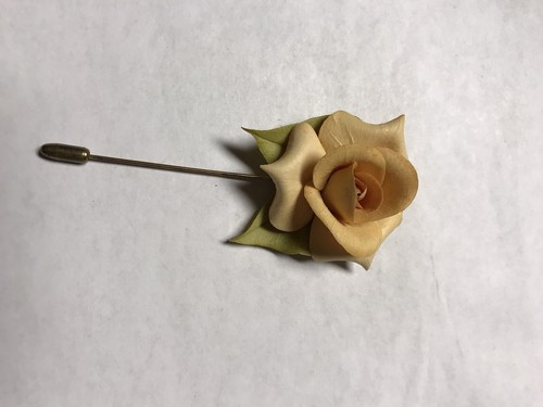 VINTAGE STICK HAT PIN 4" ELEGANT BEIGE ROSE FLORAL COSTUME JEWELRY - Picture 2 of 7